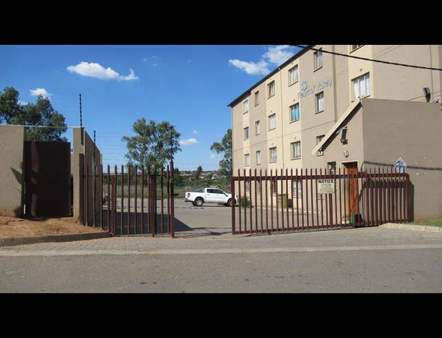 2 BEDROOM APARTMENT FOR SALE IN FLEURHOF